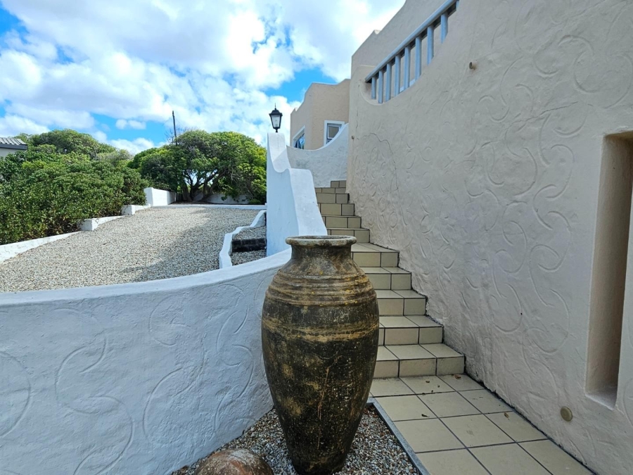 4 Bedroom Property for Sale in Pearly Beach Western Cape